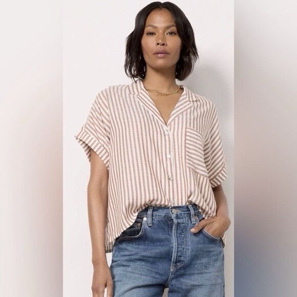Evereve Tatum Resort Shirt Button Front Striped Tan White Size Small - Picture 1 of 8